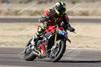 media/Jan-15-2026-Racers Edge (Thu) [[dfebeb70ab]]/3-B Group/Session 2 (Turn 11)/